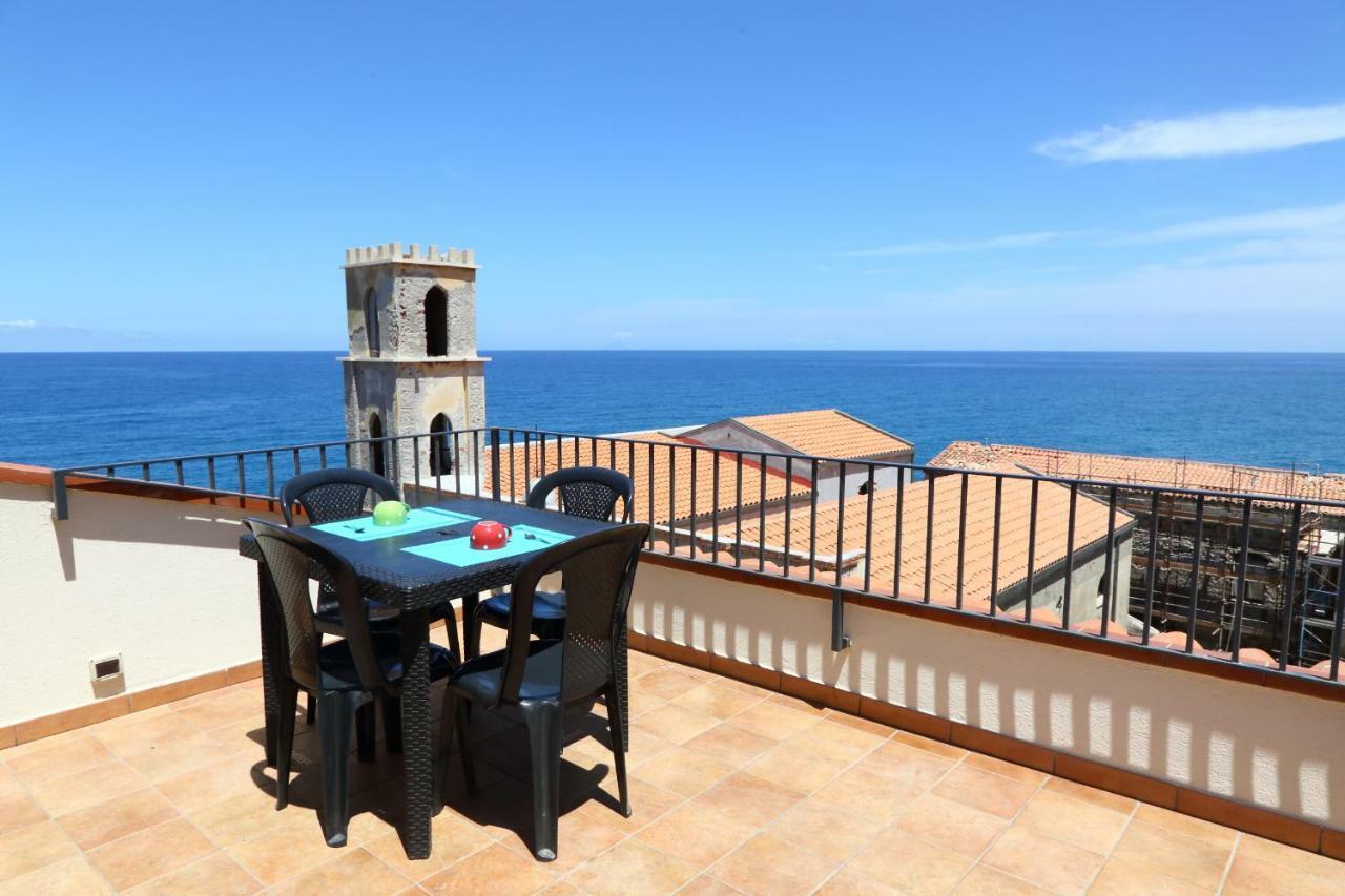 فيلا تْشيفالوفي Terrazza Piazzetta Piazza Francesco Crispi المظهر الخارجي الصورة