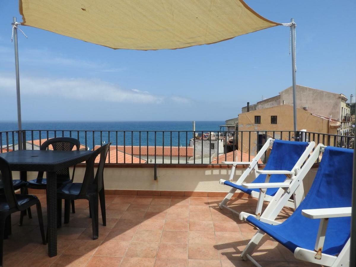 فيلا تْشيفالوفي Terrazza Piazzetta Piazza Francesco Crispi المظهر الخارجي الصورة