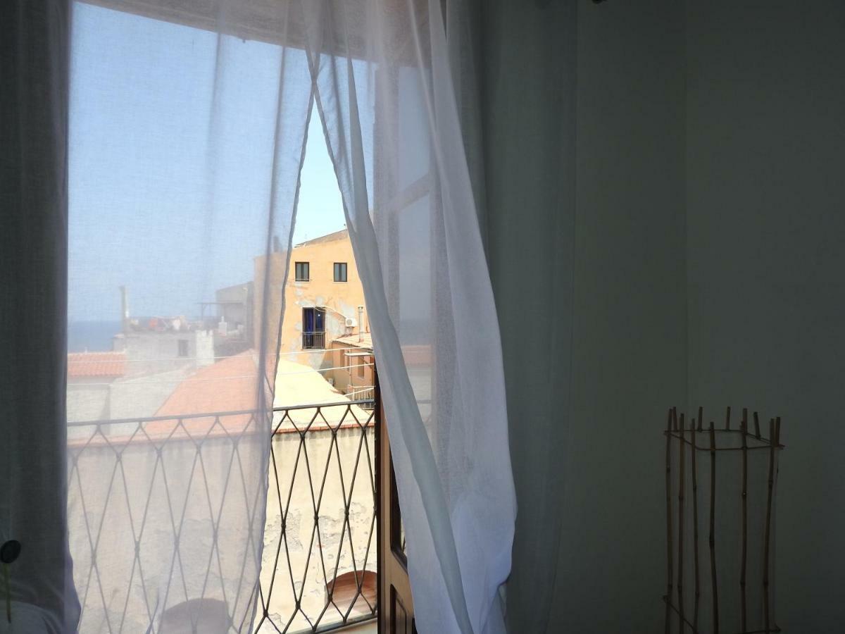 فيلا تْشيفالوفي Terrazza Piazzetta Piazza Francesco Crispi المظهر الخارجي الصورة